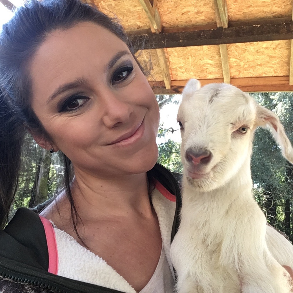 Meet your Posher, Laura